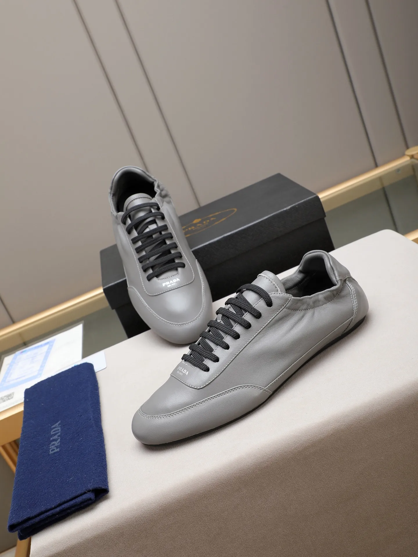 Men's shoes 💰520 PRADA, original version developed 1:1. Fabric sheepskin ➕Imported water-dyed sheep lining, rubber outsole, code number 38 to 44 (45 customized)